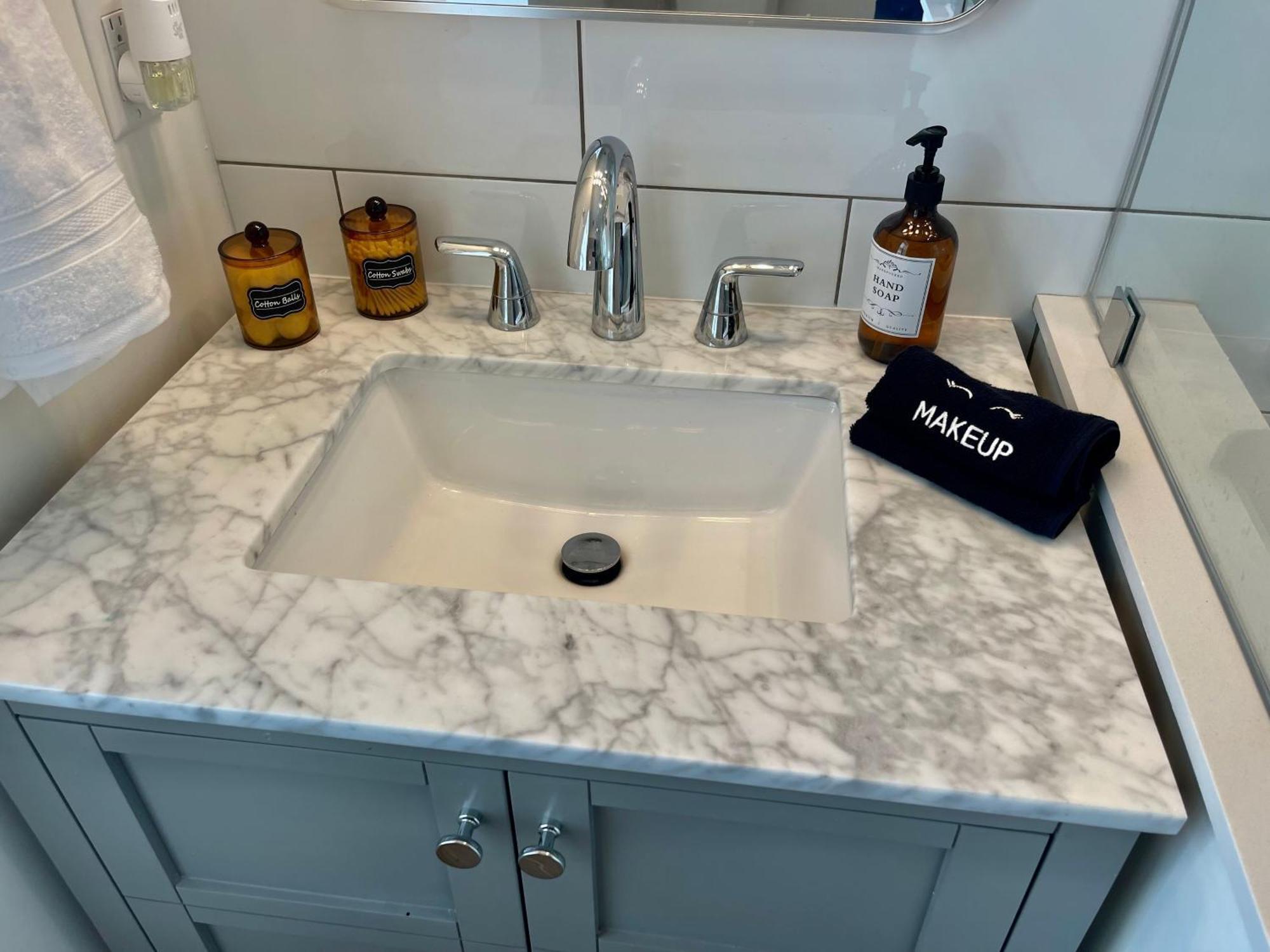Modern Fully Renovated Suite & Loft In Downtown Trenton Bagian luar foto