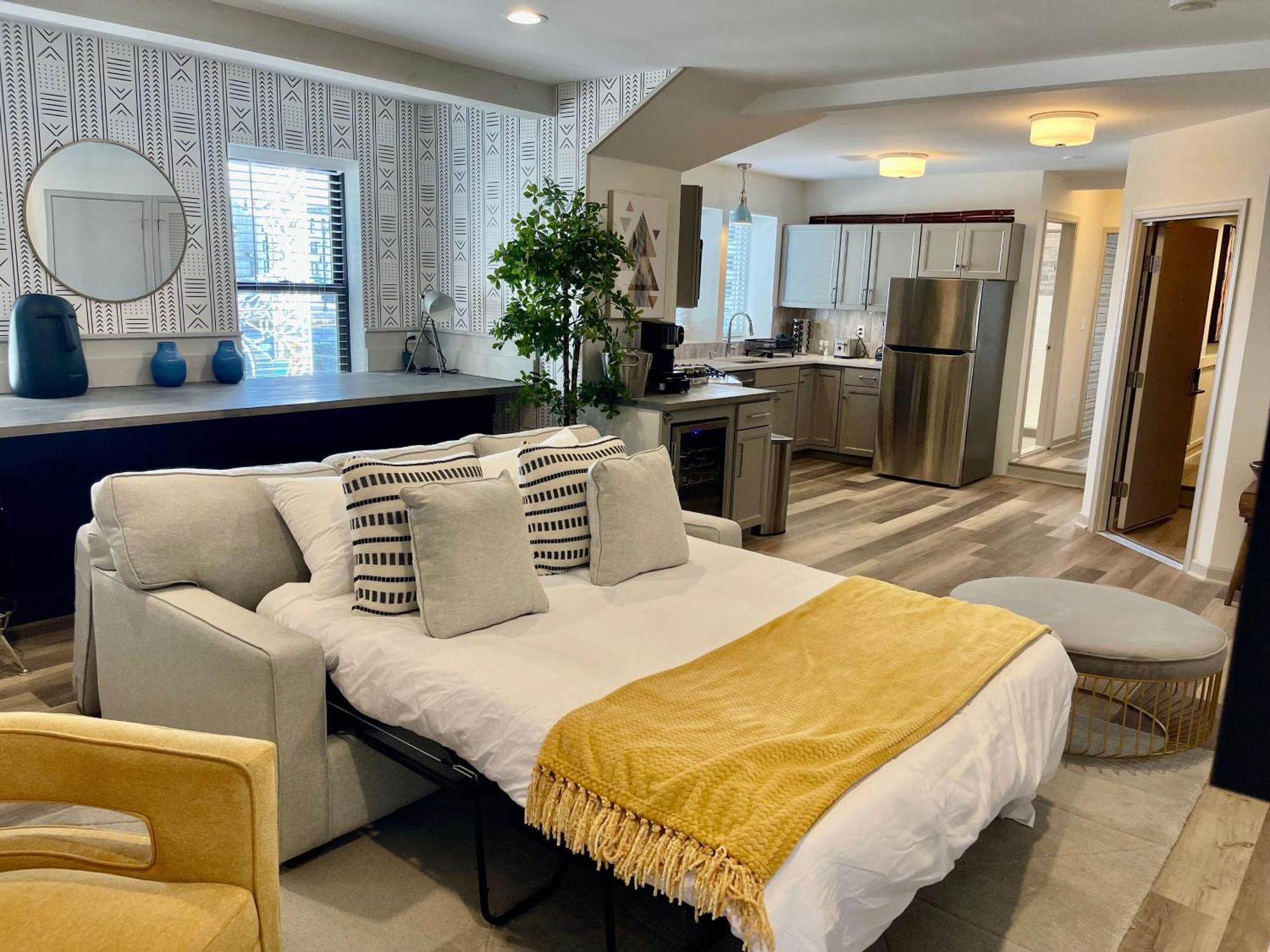 Modern Fully Renovated Suite & Loft In Downtown Trenton Bagian luar foto