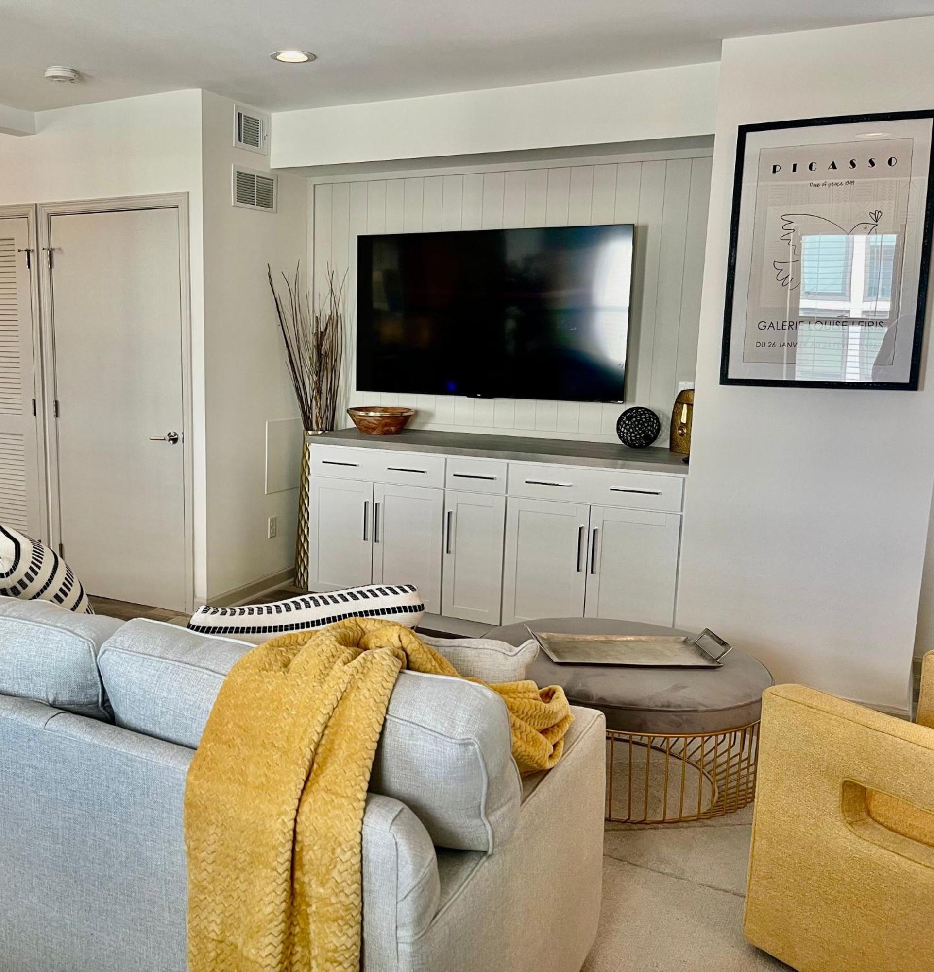 Modern Fully Renovated Suite & Loft In Downtown Trenton Bagian luar foto