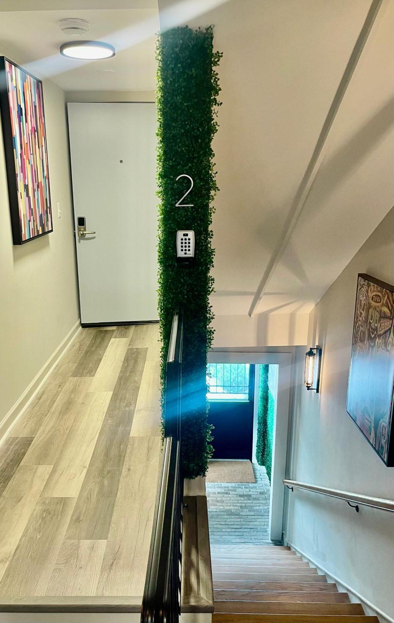 Modern Fully Renovated Suite & Loft In Downtown Trenton Bagian luar foto