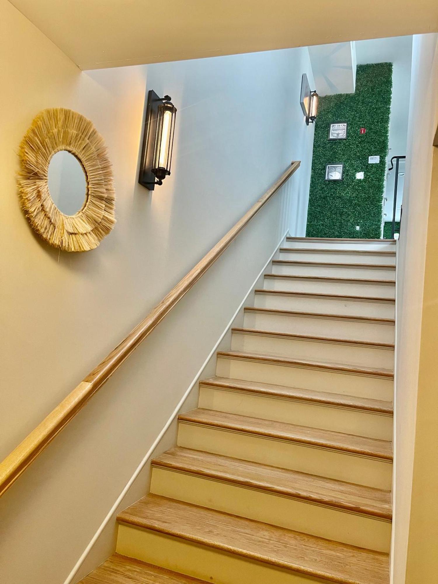 Modern Fully Renovated Suite & Loft In Downtown Trenton Bagian luar foto