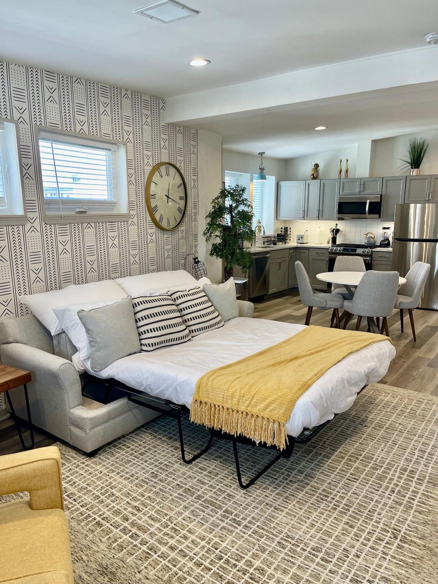 Modern Fully Renovated Suite & Loft In Downtown Trenton Bagian luar foto