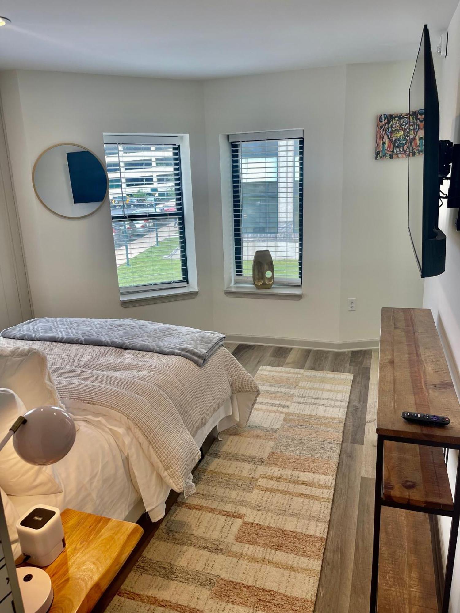 Modern Fully Renovated Suite & Loft In Downtown Trenton Ruang foto
