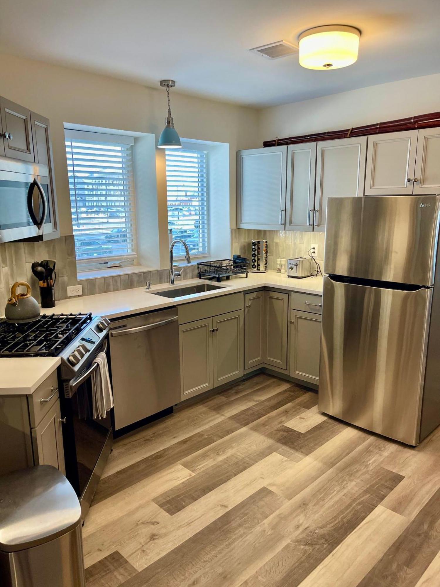 Modern Fully Renovated Suite & Loft In Downtown Trenton Ruang foto