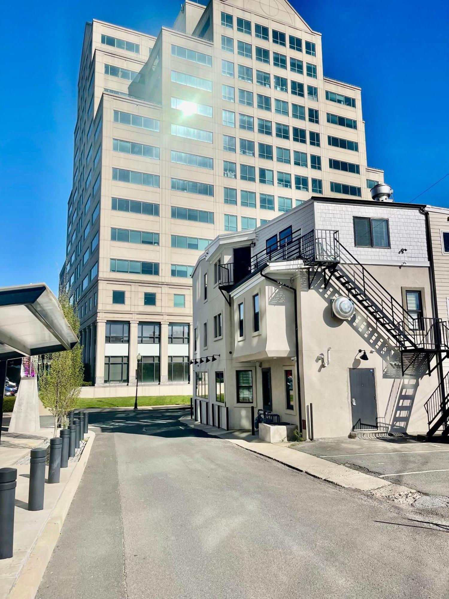 Modern Fully Renovated Suite & Loft In Downtown Trenton Ruang foto