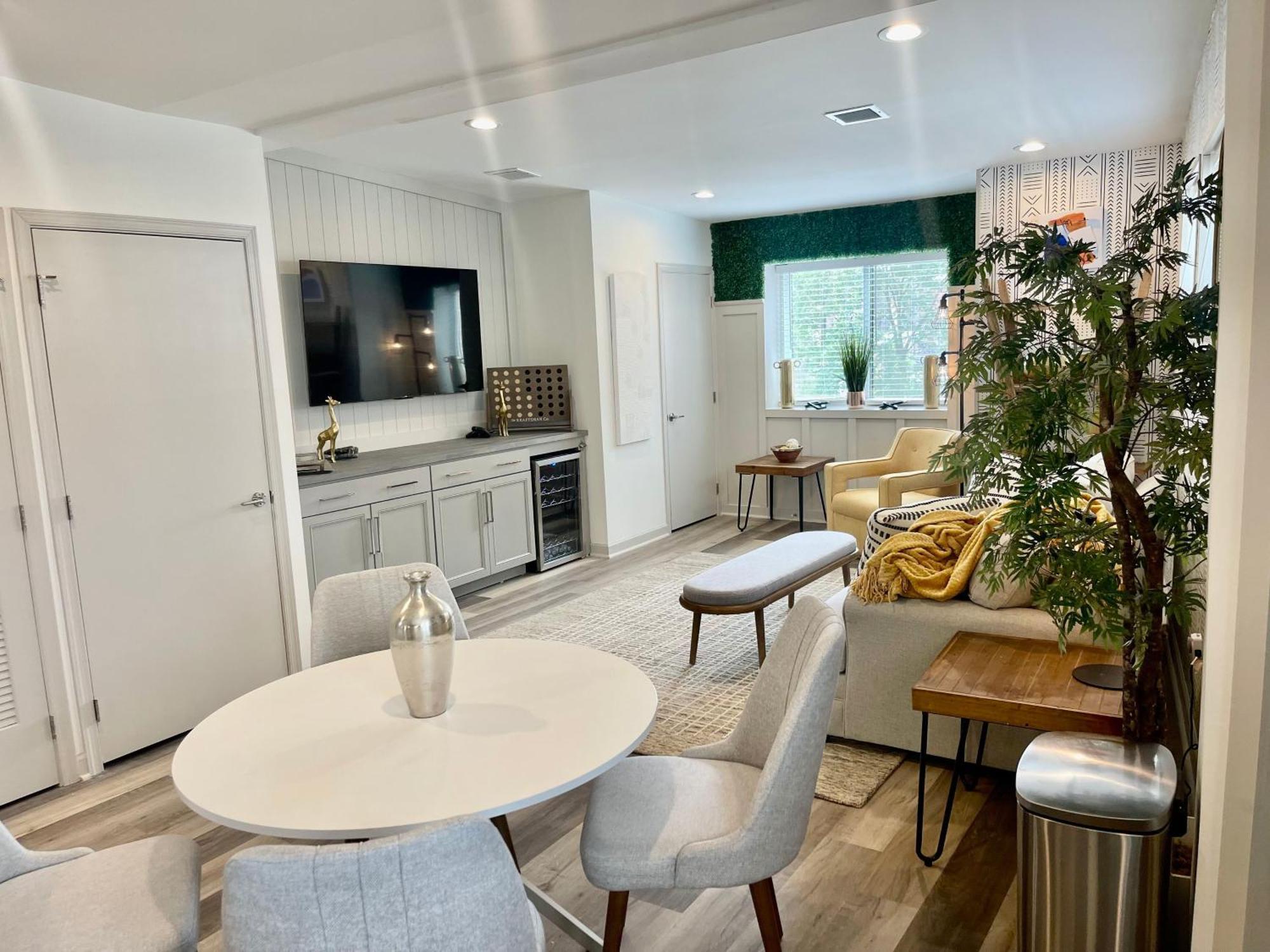 Modern Fully Renovated Suite & Loft In Downtown Trenton Ruang foto