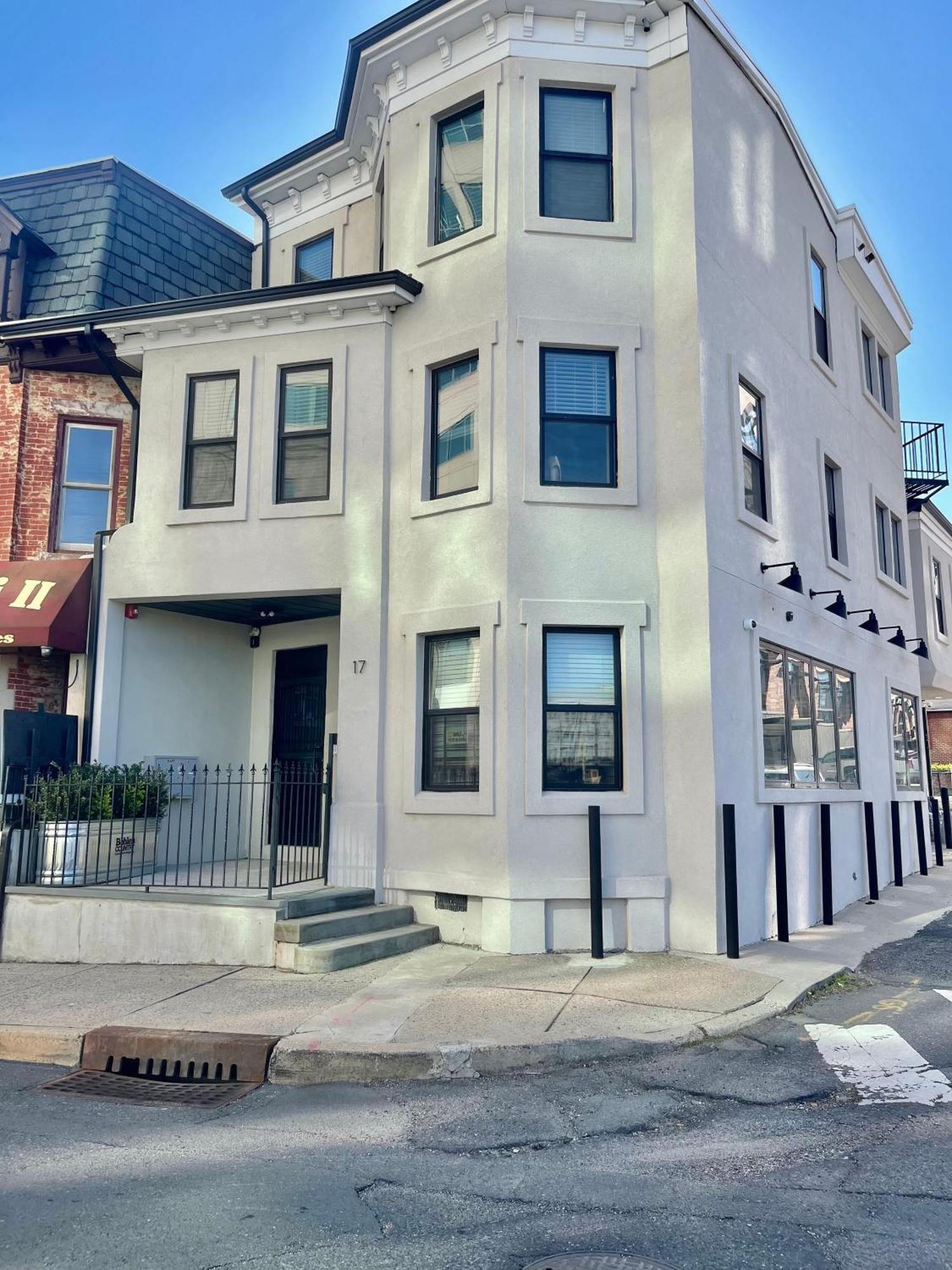 Modern Fully Renovated Suite & Loft In Downtown Trenton Ruang foto